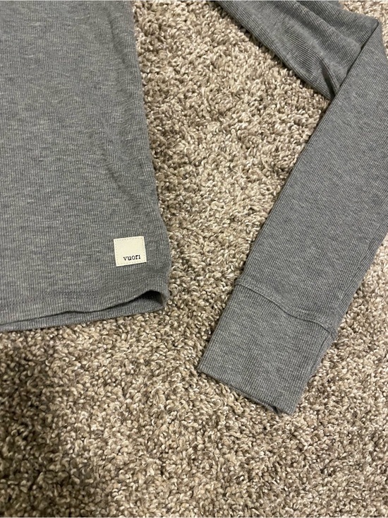 Vuori Tops - Vuori Heather Gray Ribbed Long Sleeve Tee